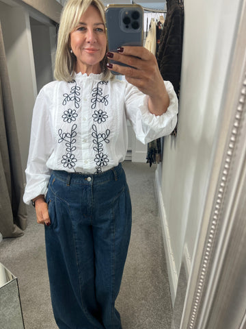 41381 White Embroidered Blouse