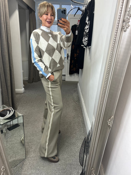 86114 Sweater Diamond Print