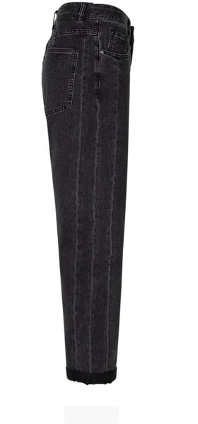 4589 Caitlin Black Barrel Leg inspired Jean