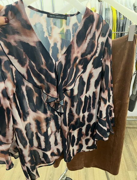 8915 Zebra Blouse