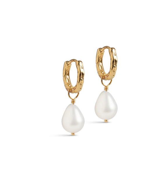E324 chunky Hoop with pearl Earring