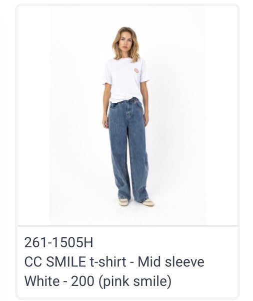 261 1505 Smile Tshirt