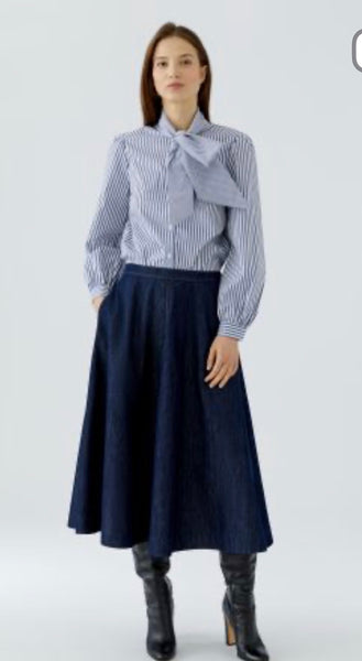 100415  Blouse Pinstriped