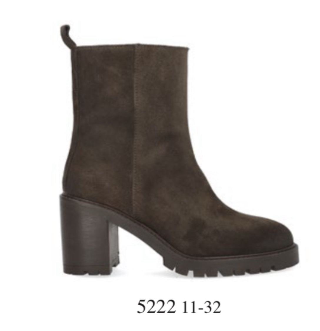 5222 Block Heel Boot