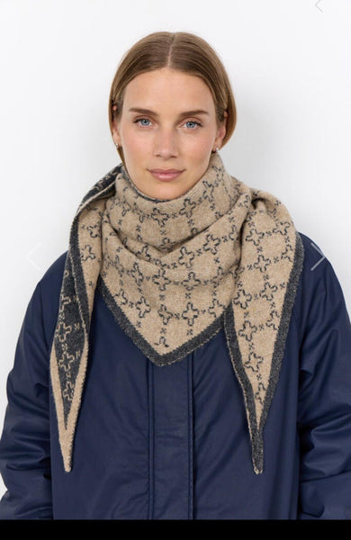 51520 Triangle Scarf